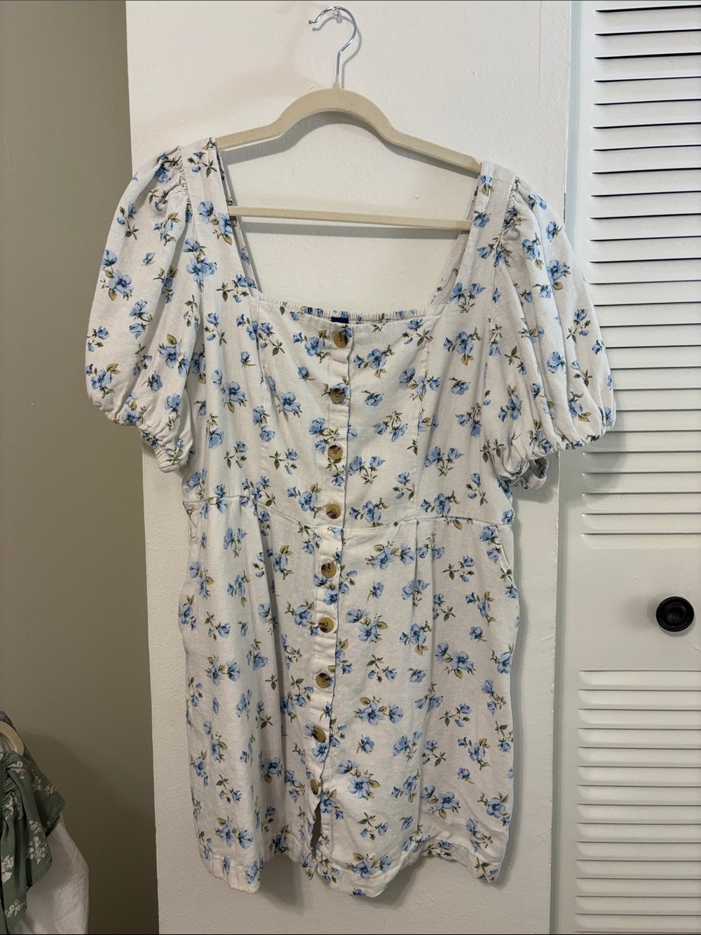 Old Navy White Dressy Floral Puff-Sleeve Dress with Buttons - XL